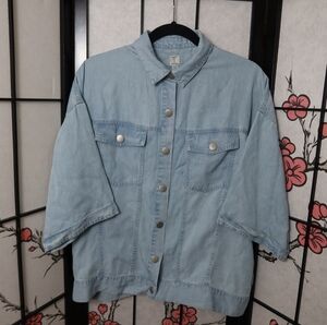 Tristan Light Blue Lightweight Button Down Shirt Blouse Size Medium